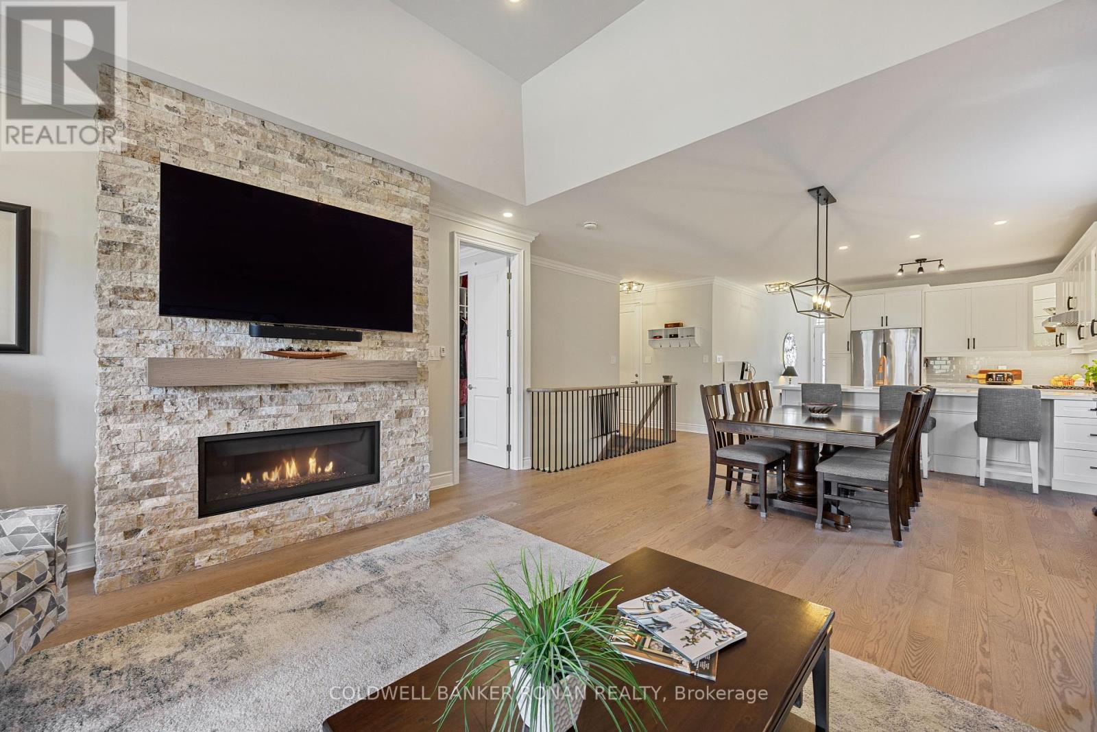 Photo 13 of 20 114 Summerhill Drive, New Tecumseth ON