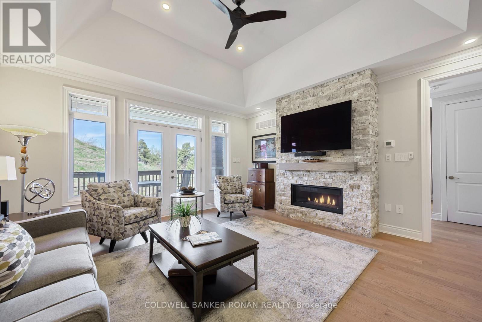 Photo 15 of 20 114 Summerhill Drive, New Tecumseth ON