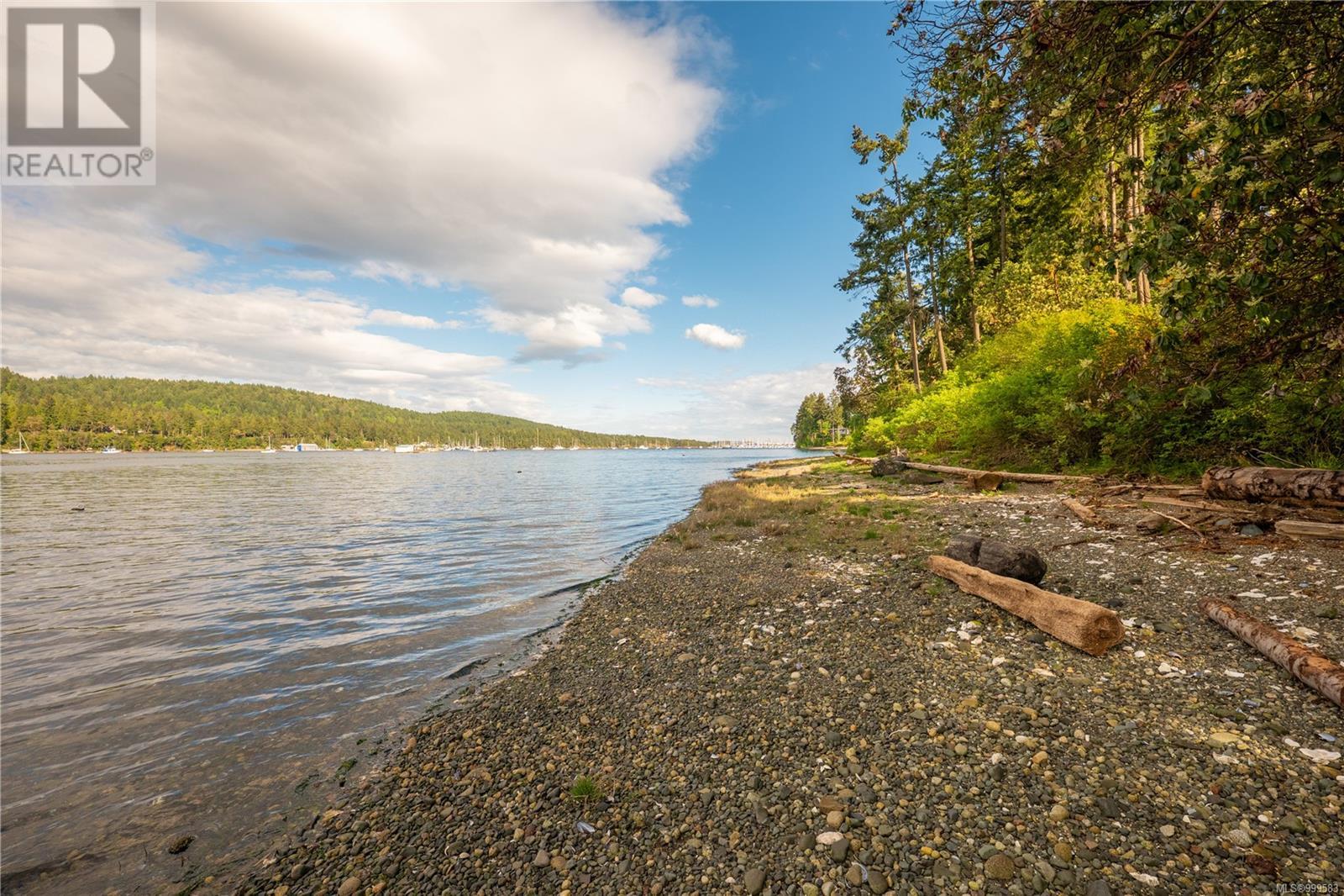 Photo 37 of 5026 Limberis Dr, Ladysmith BC