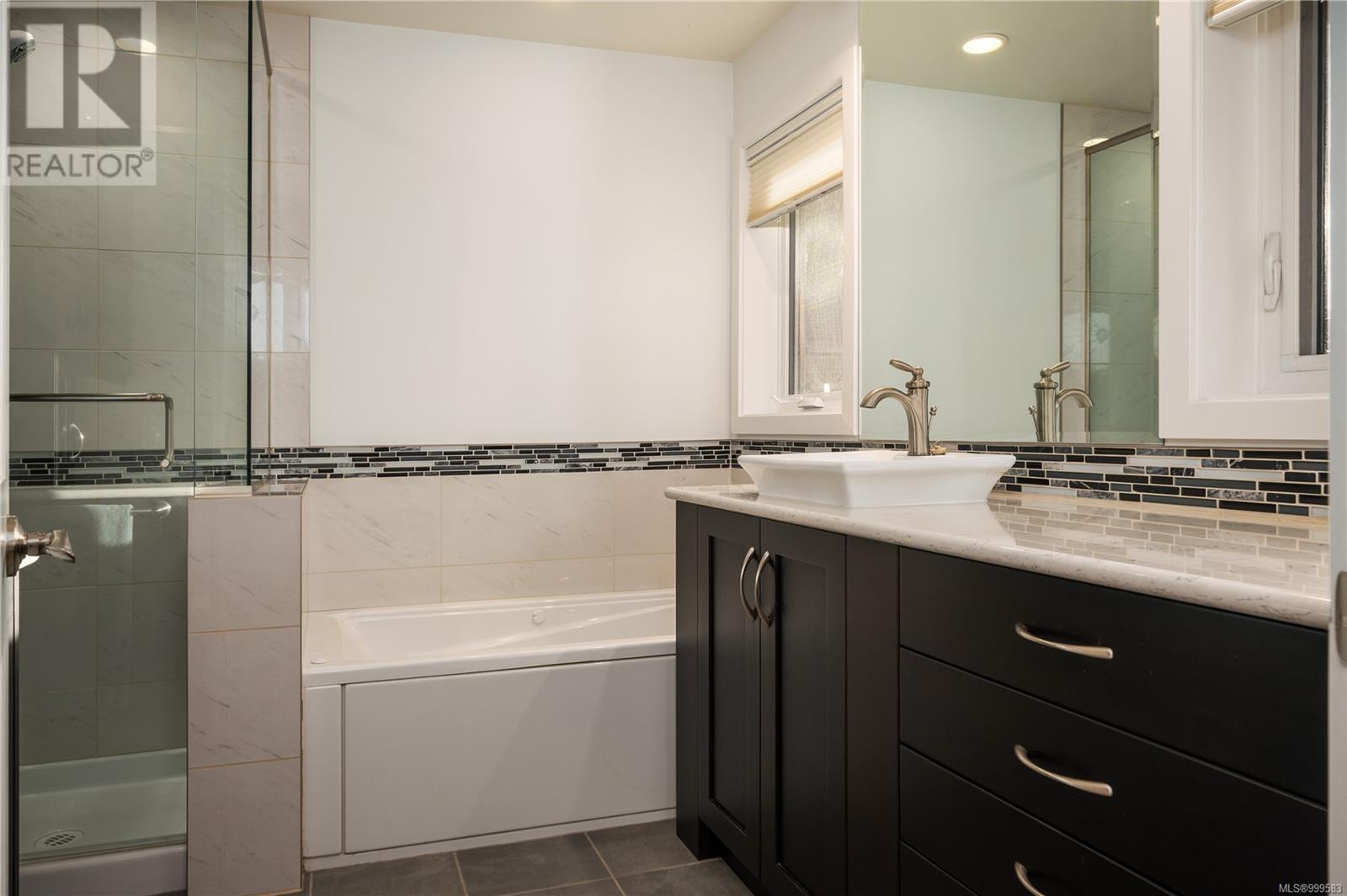 Photo 40 of 5026 Limberis Dr, Ladysmith BC