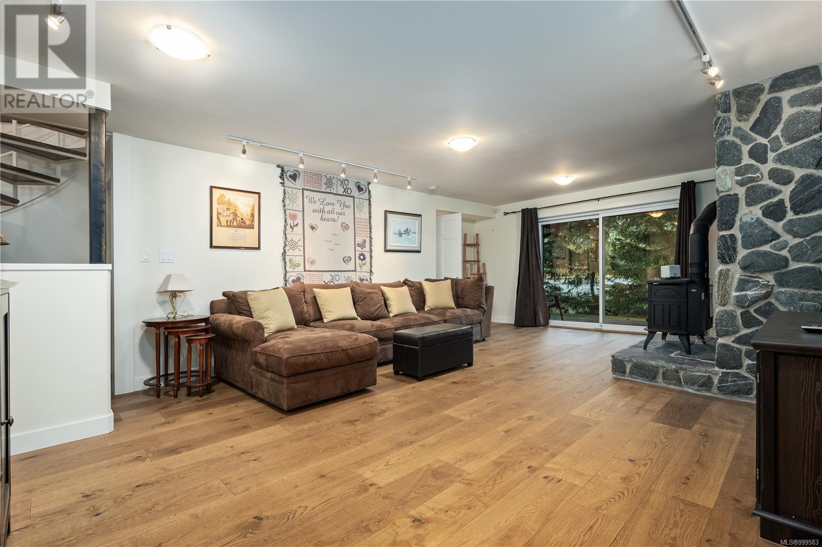 Photo 30 of 5026 Limberis Dr, Ladysmith BC