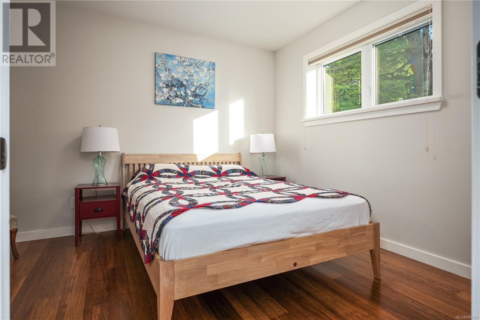Photo 10 of 5026 Limberis Dr, Ladysmith BC