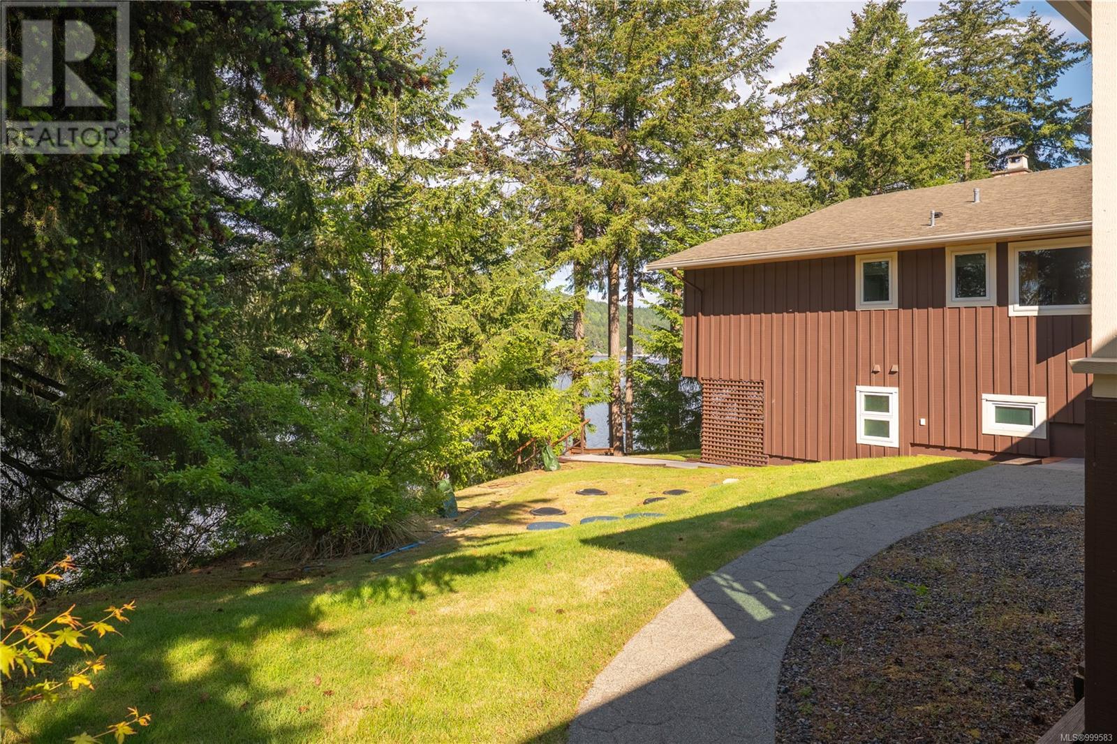 Photo 51 of 5026 Limberis Dr, Ladysmith BC