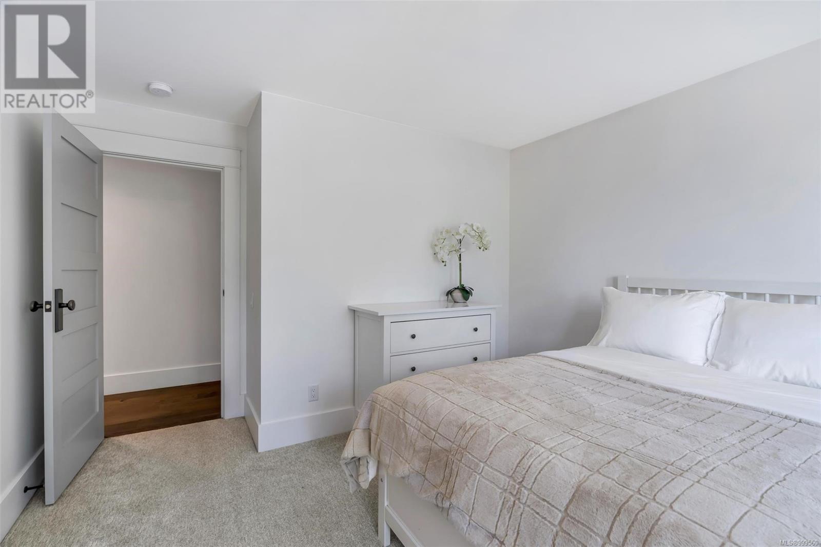  1105 Darcy Lane, Saanich