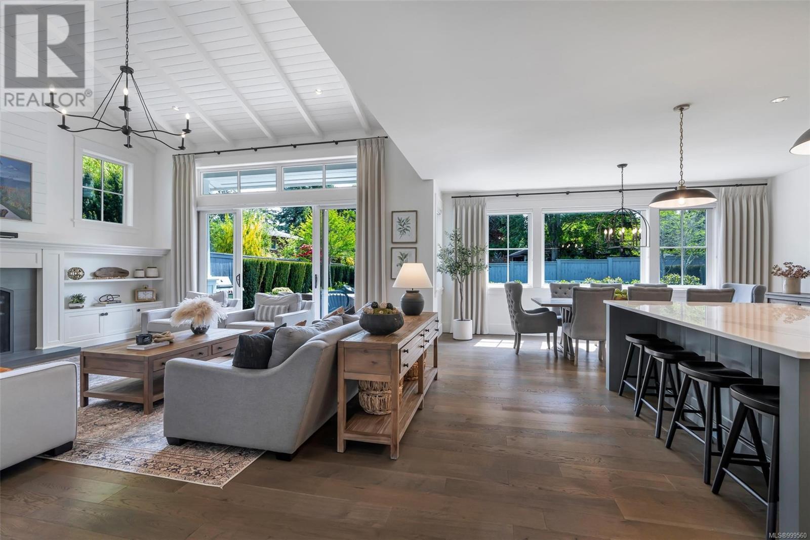  1105 Darcy Lane, Saanich
