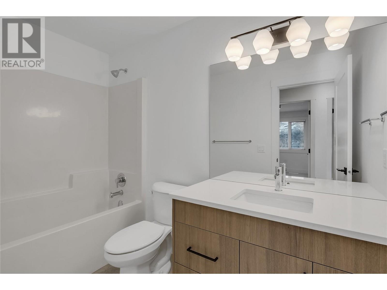 17 2835 Canyon Crest Drive, West Kelowna