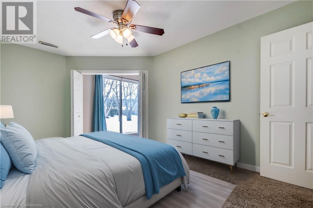 Photo 14 of 25 Szollosy Circle, Hamilton ON