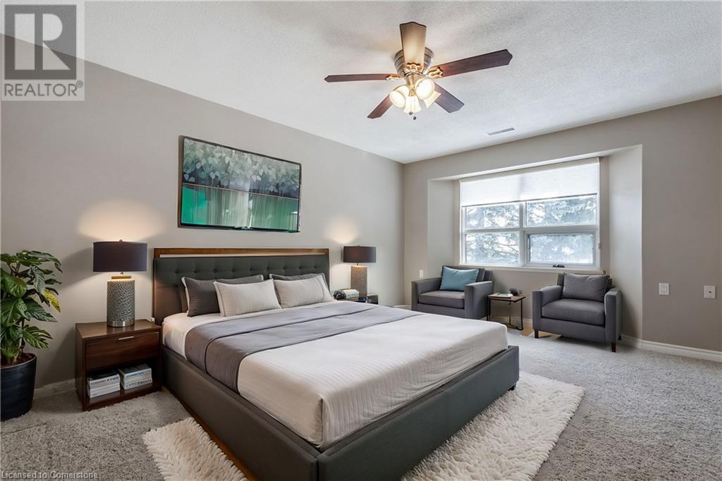 Photo 10 of 25 Szollosy Circle, Hamilton ON