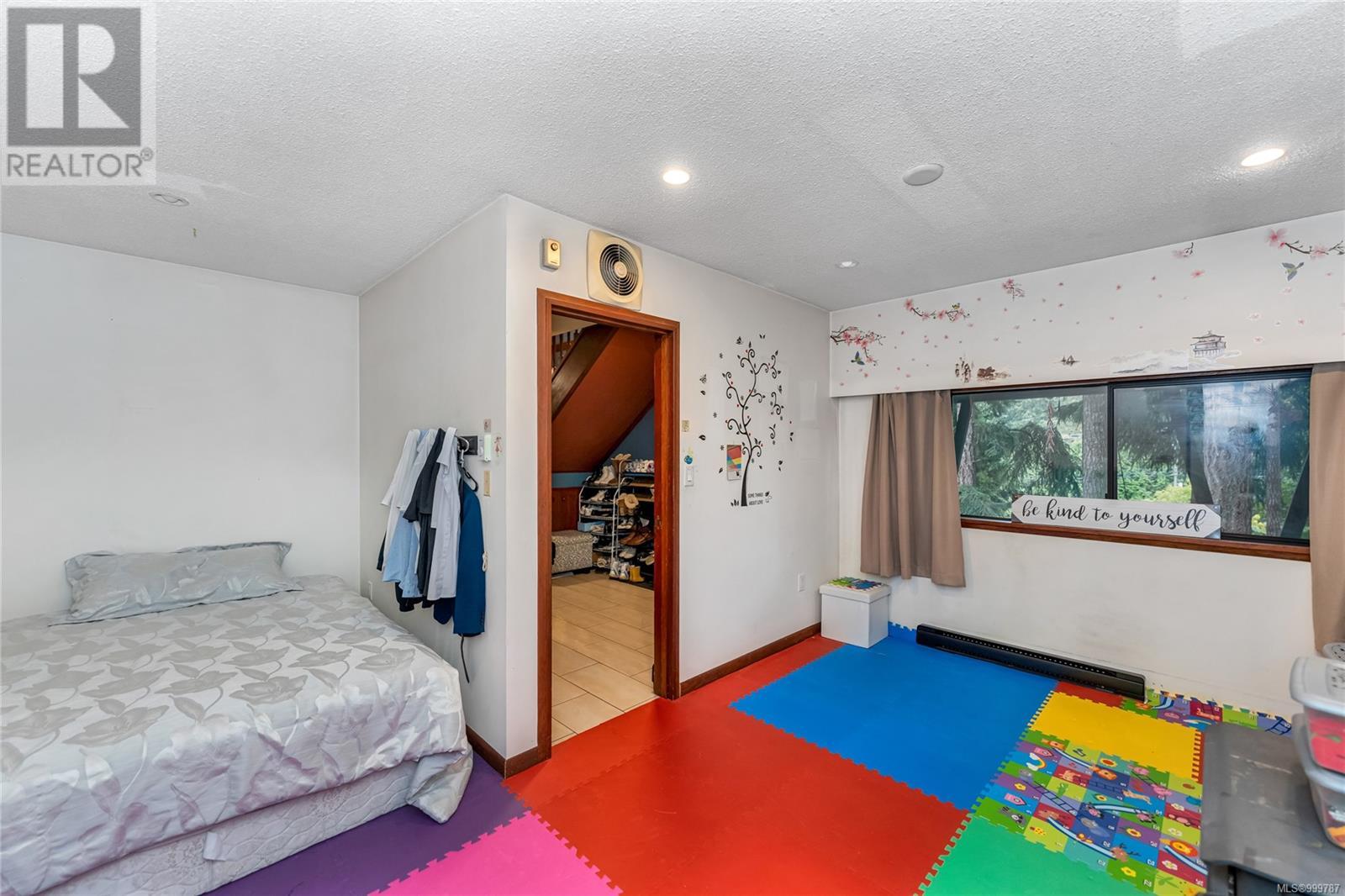 Photo 10 of 3052 Awsworth Rd, Langford BC
