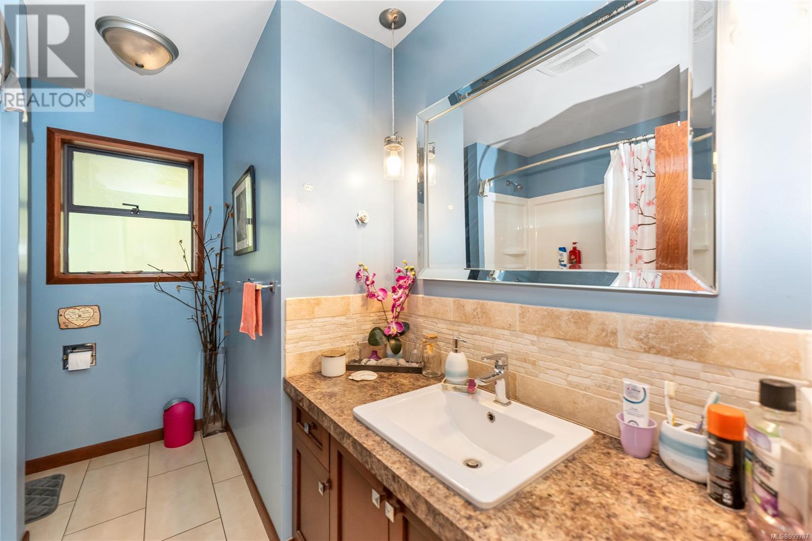 Photo 13 of 3052 Awsworth Rd, Langford BC