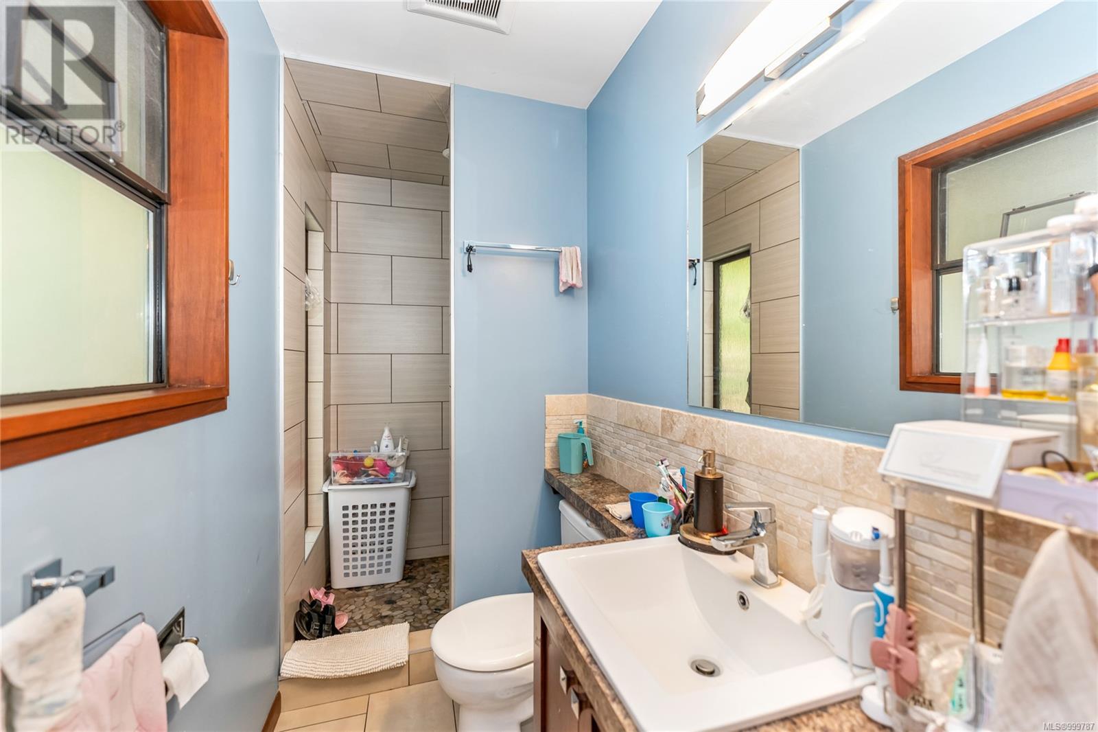Photo 17 of 3052 Awsworth Rd, Langford BC