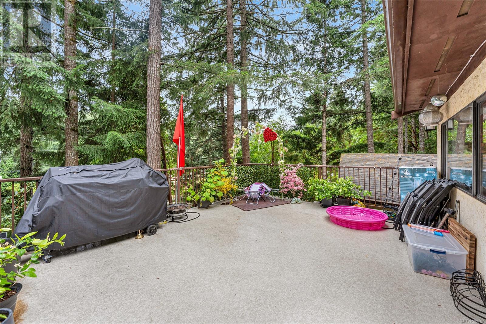 Photo 18 of 3052 Awsworth Rd, Langford BC