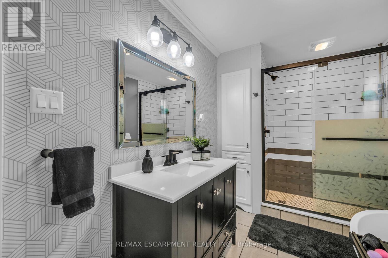 Photo 21 of 205 Sanatorium Road, Hamilton ON