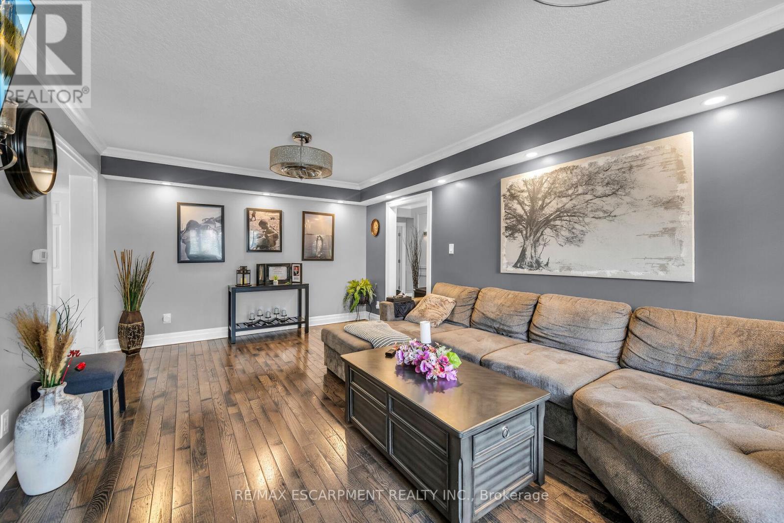 Photo 7 of 205 Sanatorium Road, Hamilton ON