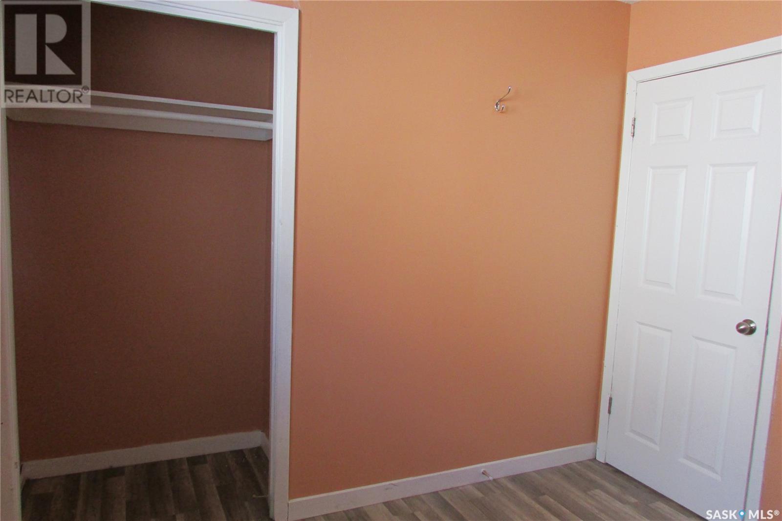 Photo 4 of 20 24 Empress Drive, Regina SK