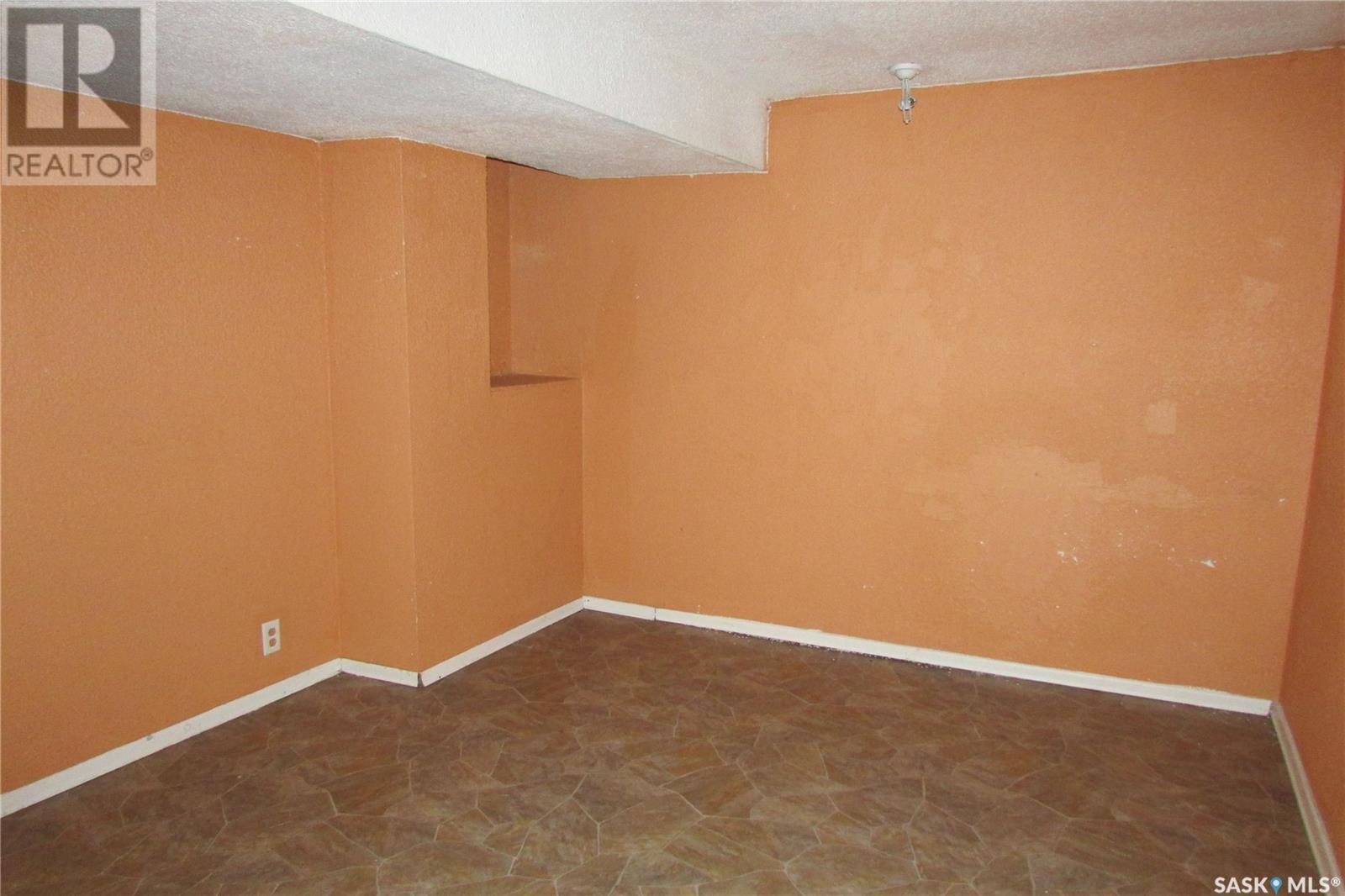 Photo 7 of 20 24 Empress Drive, Regina SK