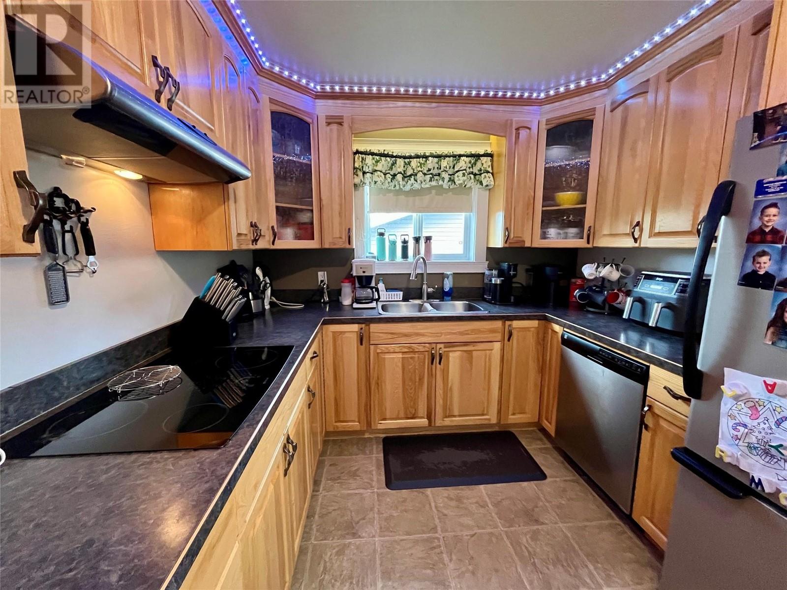 77 Wolverine Avenue, Tumbler Ridge