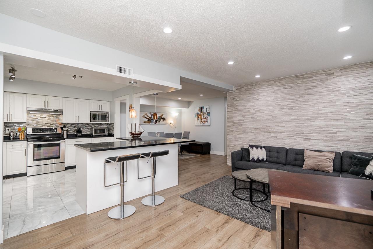 Photo 3 of 612 11901 89 A Avenue, Delta BC