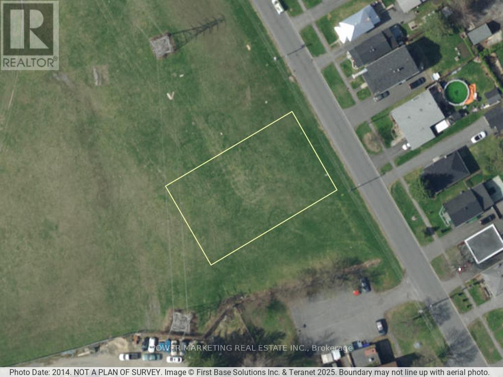 Photo 7 of 9 11 19 Danis Avenue, Cornwall ON