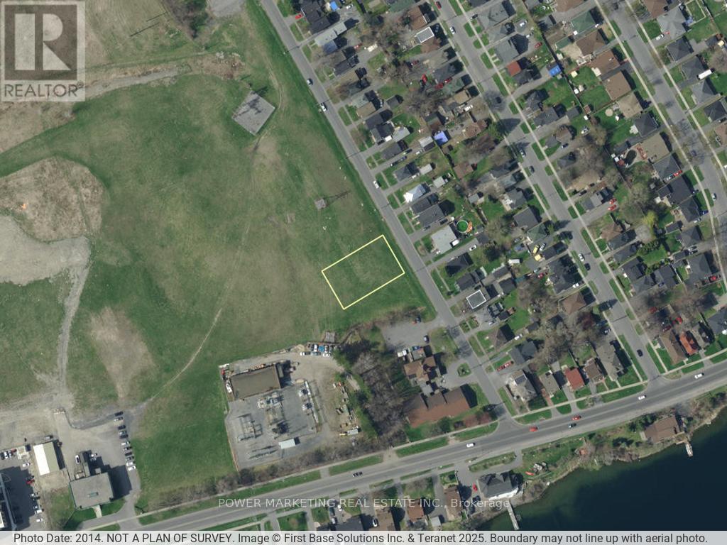 Photo 8 of 9 11 19 Danis Avenue, Cornwall ON