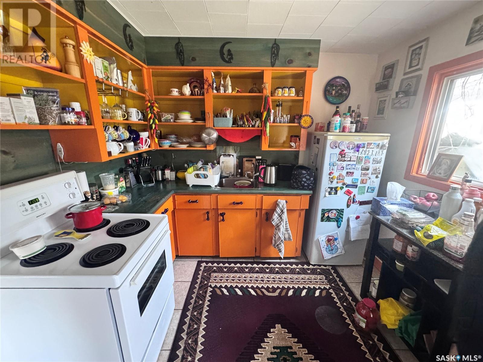 Photo 3 of 302 9th Street, Humboldt SK