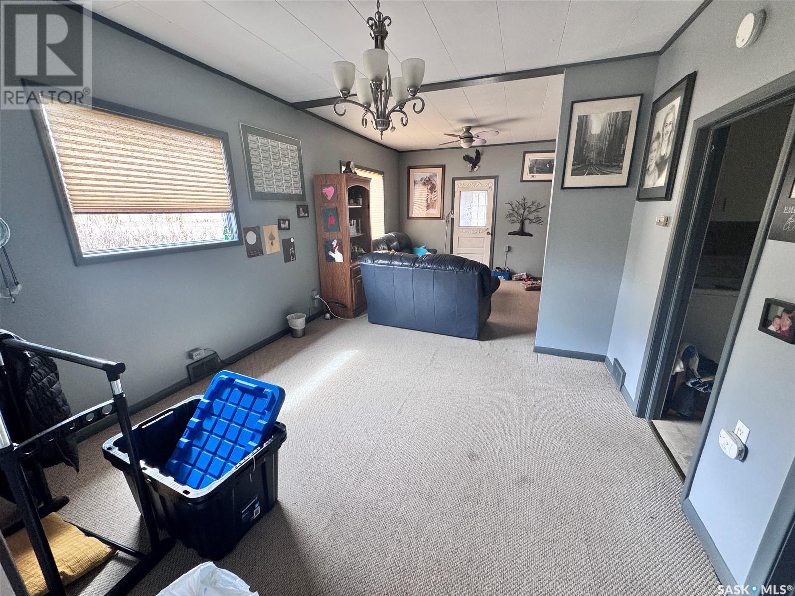Photo 4 of 302 9th Street, Humboldt SK