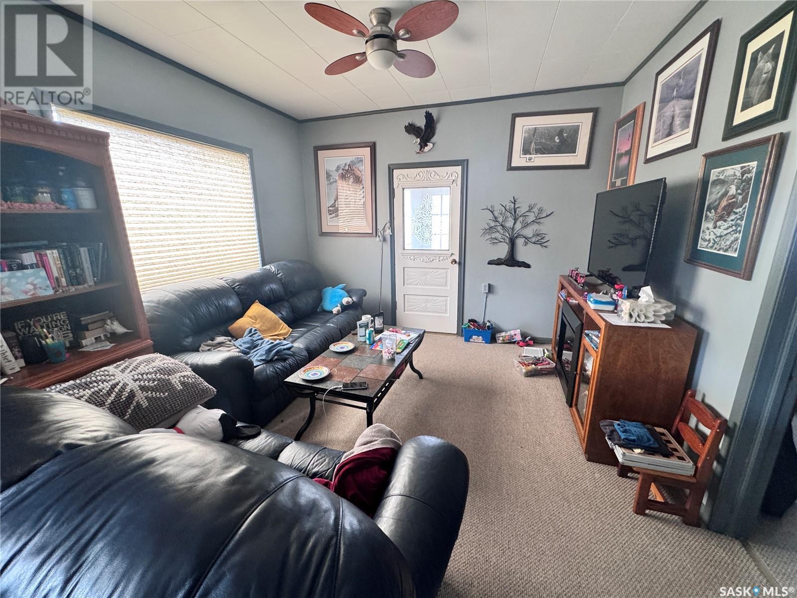 Photo 6 of 302 9th Street, Humboldt SK