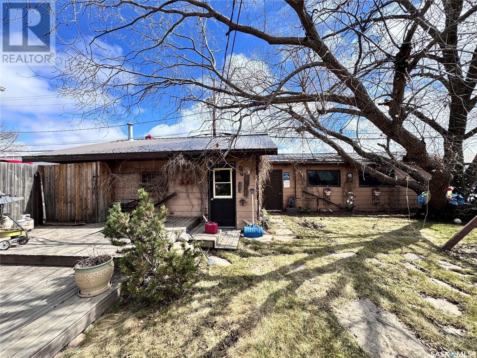 Photo 9 of 302 9th Street, Humboldt SK