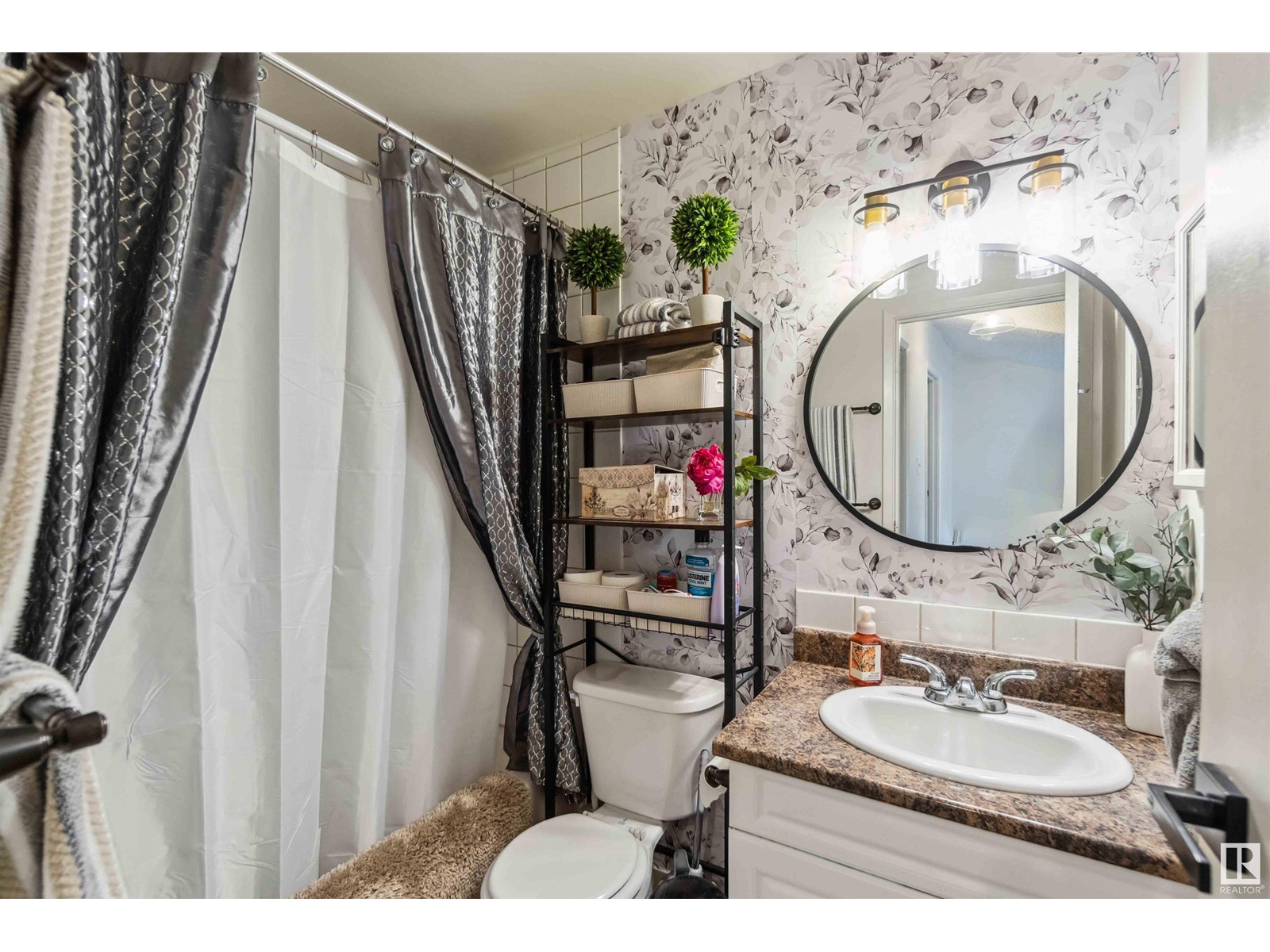 13890 24 ST NW, Edmonton