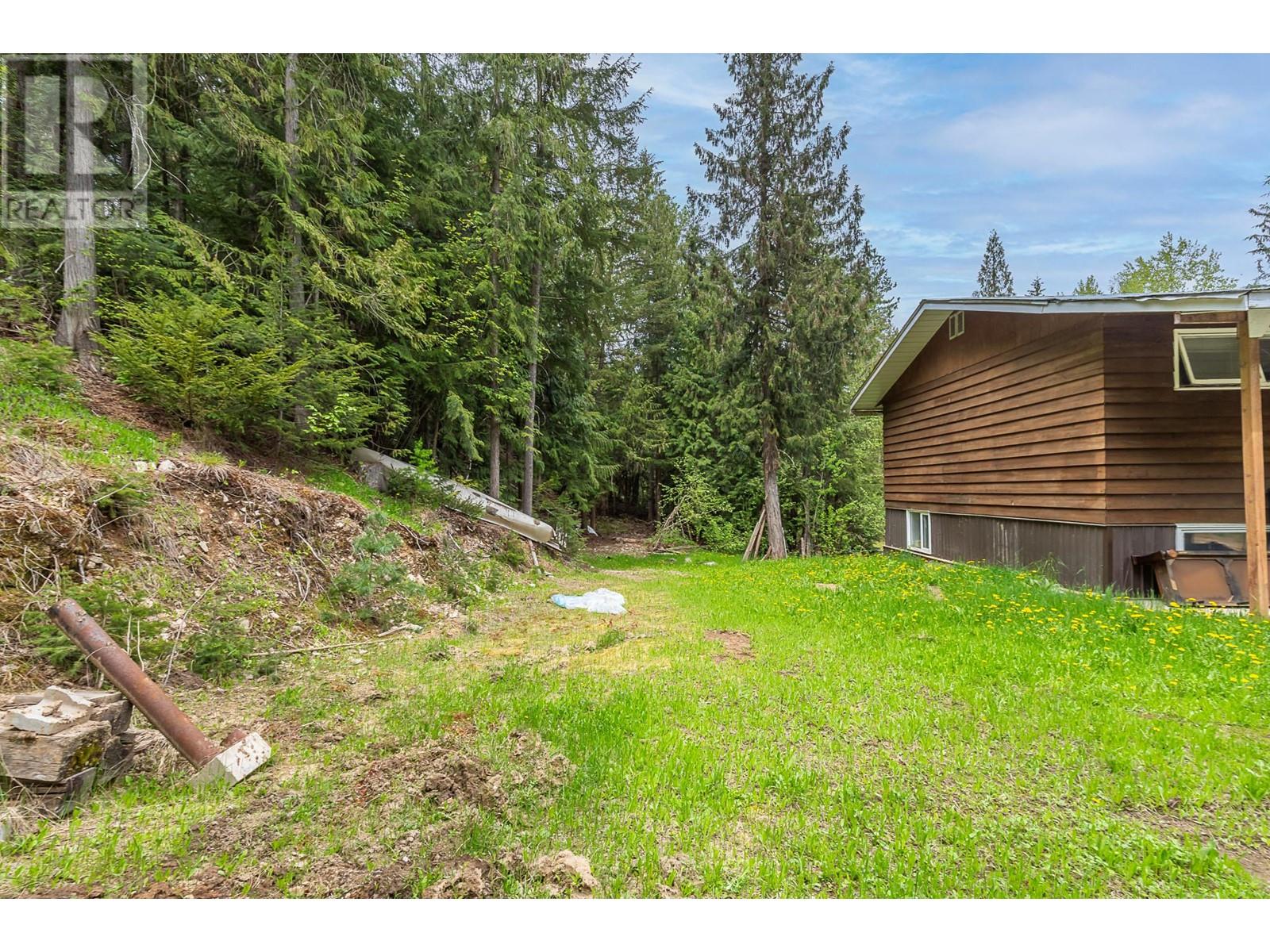 43 Hall Road, Enderby