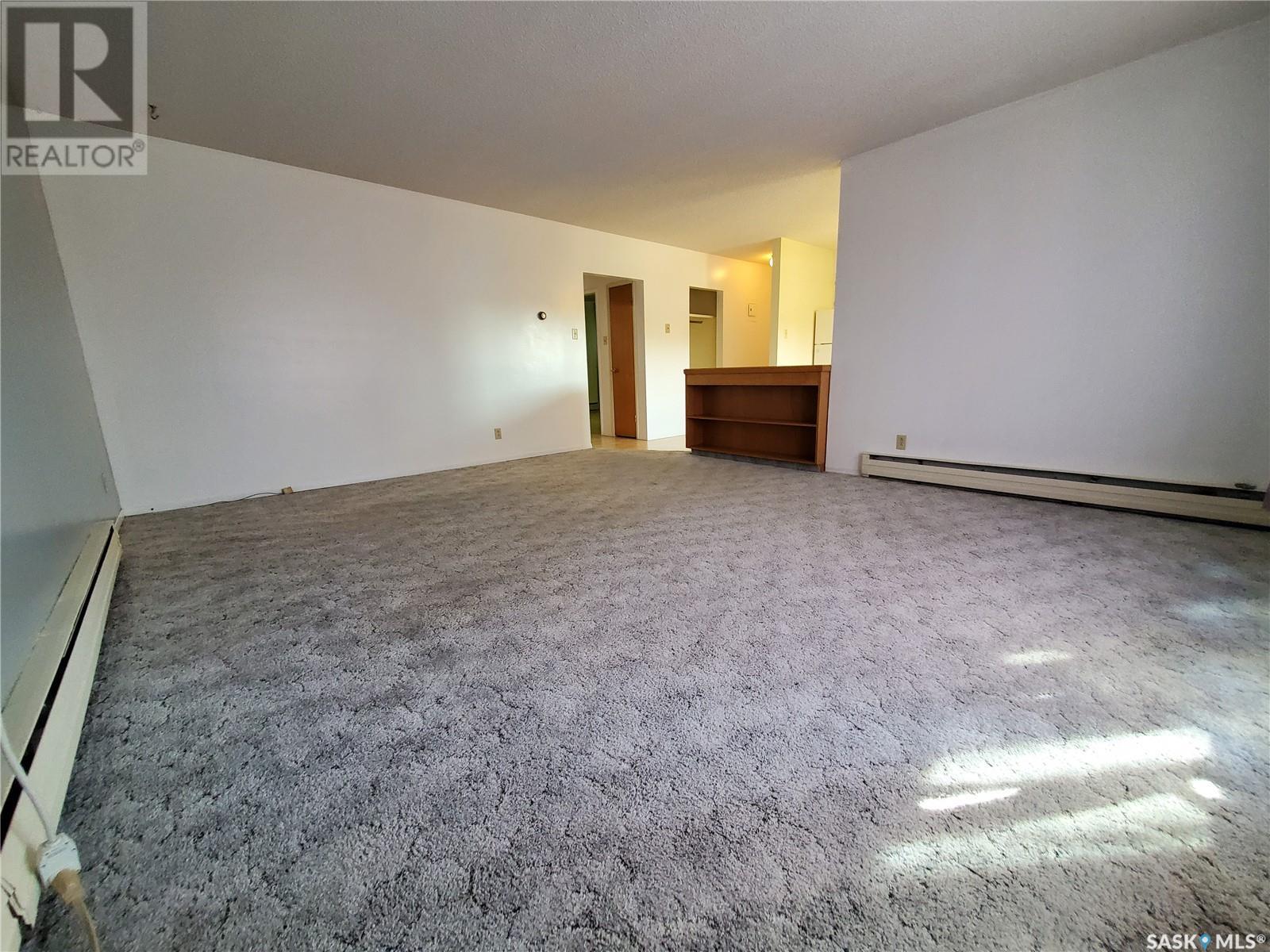 Photo 9 of 5 767 3rd Avenue Nw, Swift Current SK