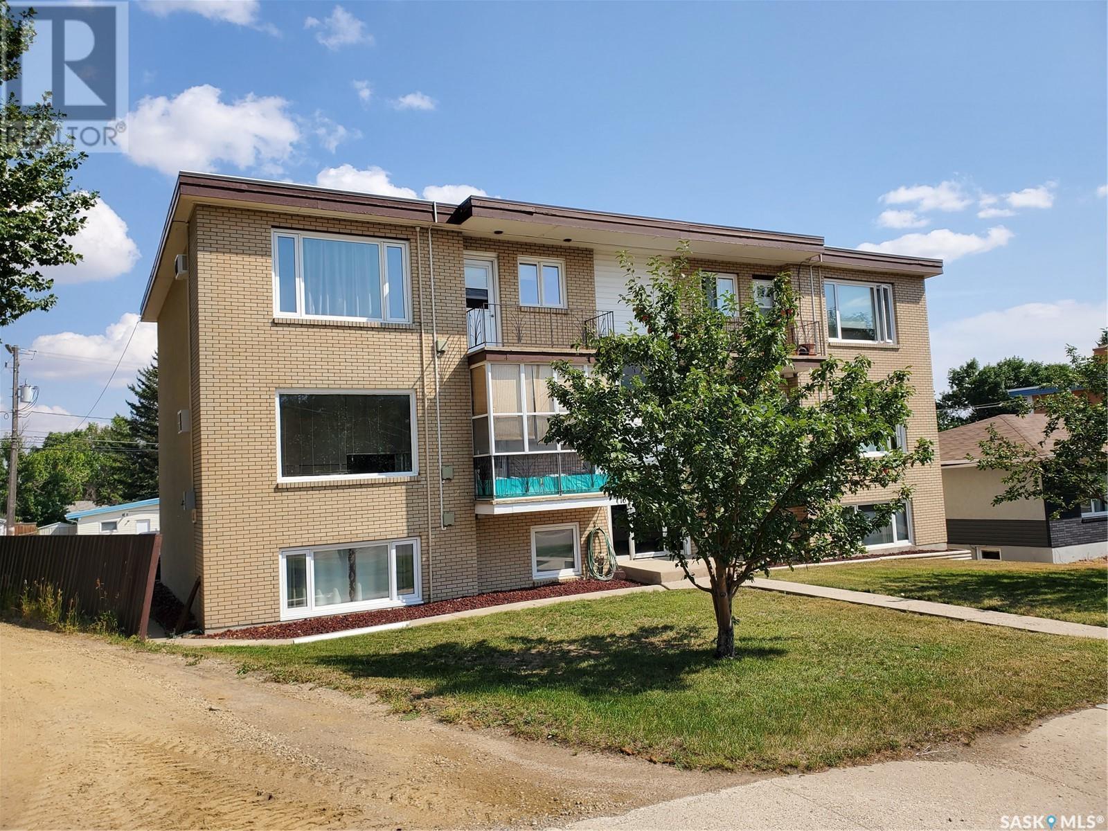Photo 17 of 5 767 3rd Avenue Nw, Swift Current SK