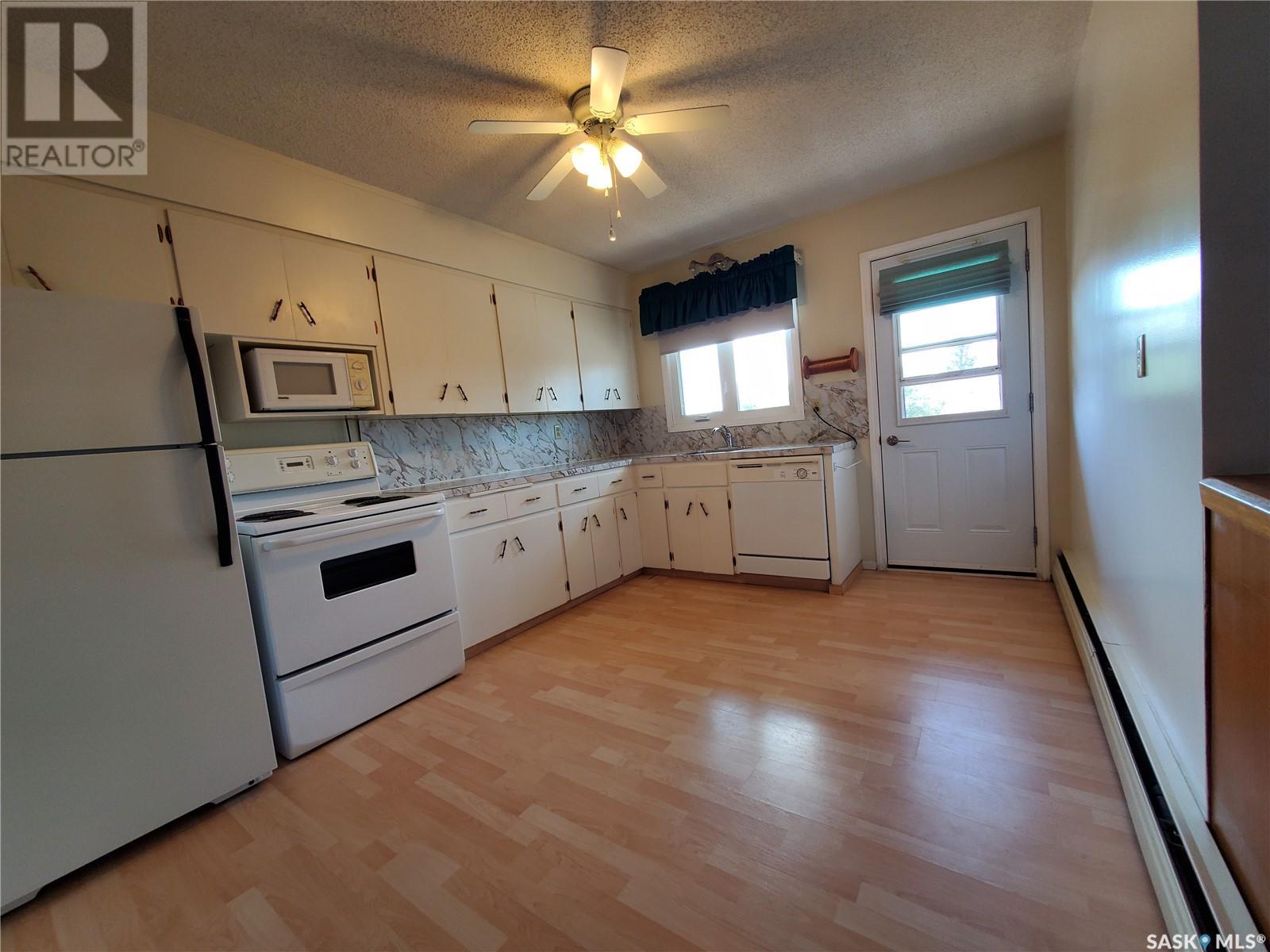 Photo 11 of 5 767 3rd Avenue Nw, Swift Current SK