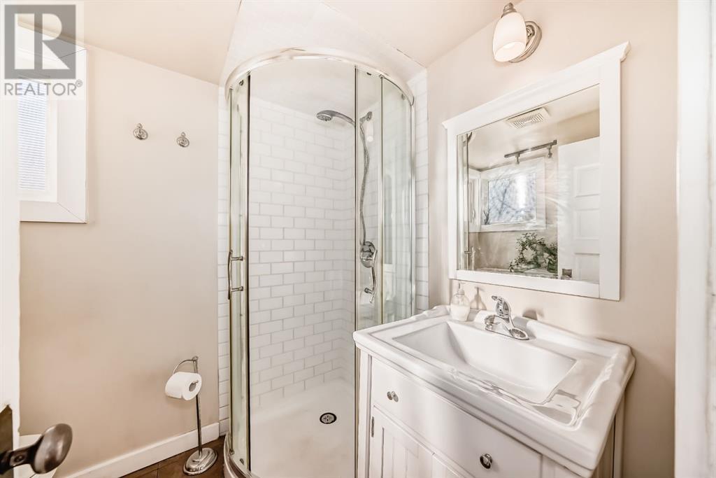 Single Family House for Sale in   Avenue SW Altadore Calgary 
