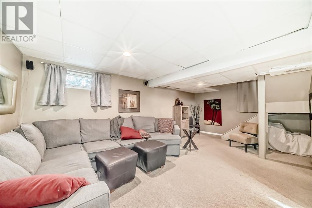 Single Family House for Sale in   Avenue SW Altadore Calgary 