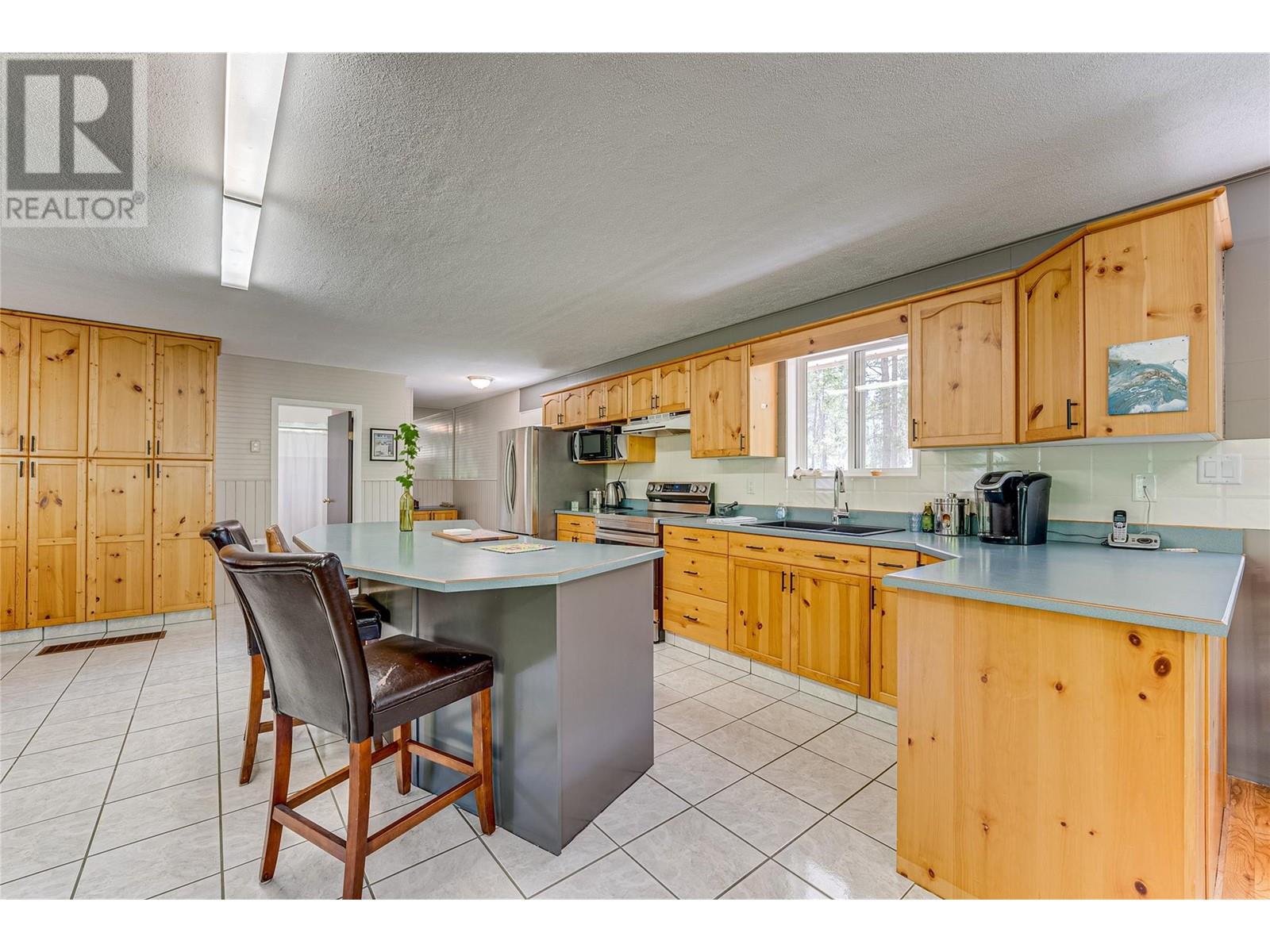 3315 Fiva Creek Road S, Westbridge