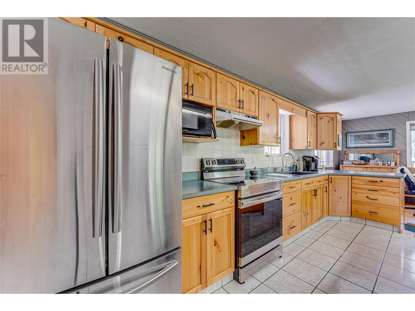 3315 Fiva Creek Road S, Westbridge