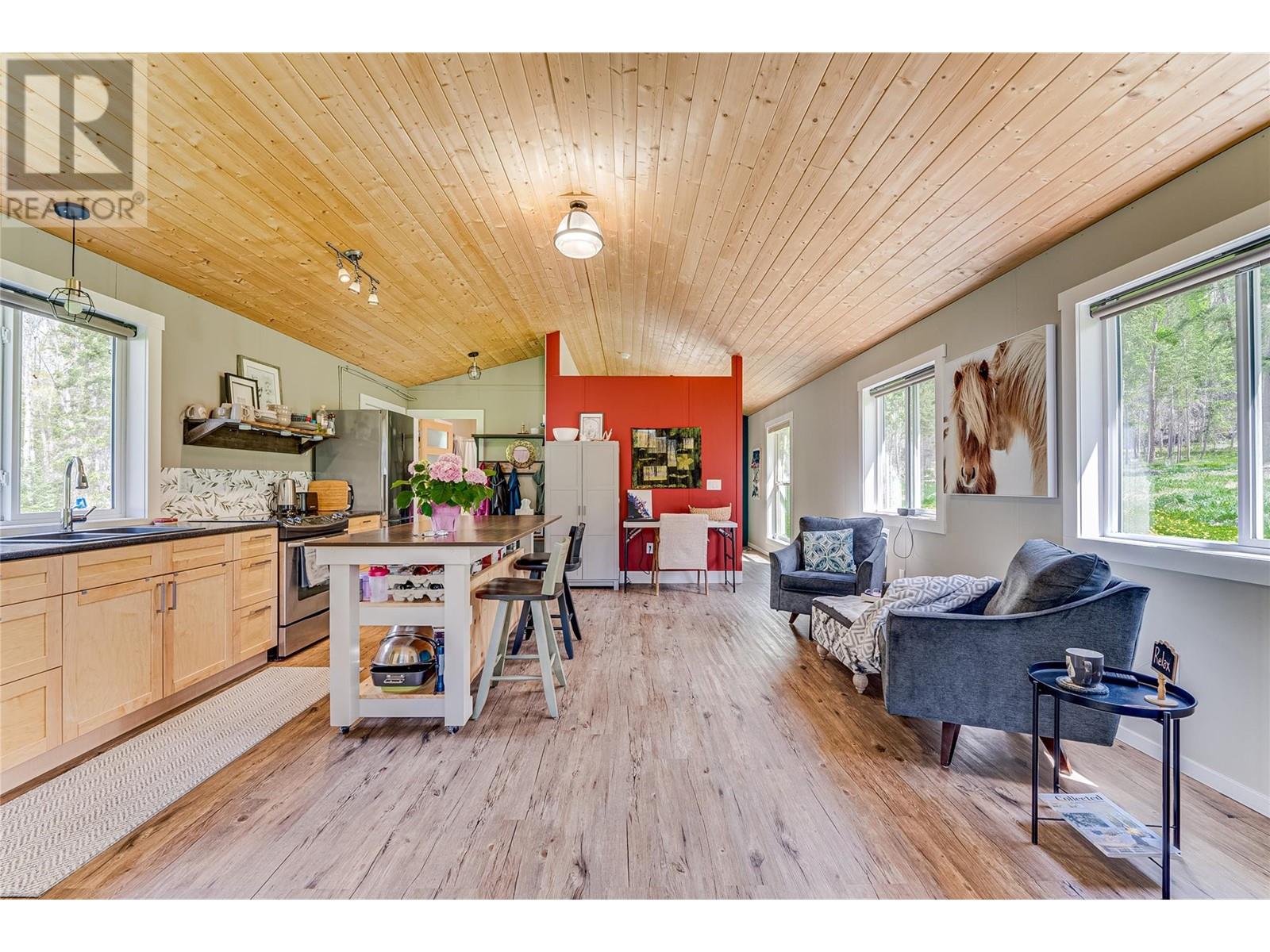 3315 Fiva Creek Road S, Westbridge