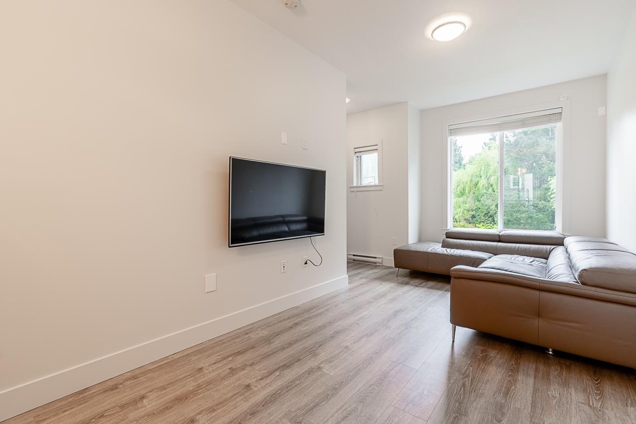 Photo 13 of 2 9718 161 A Street, Surrey BC