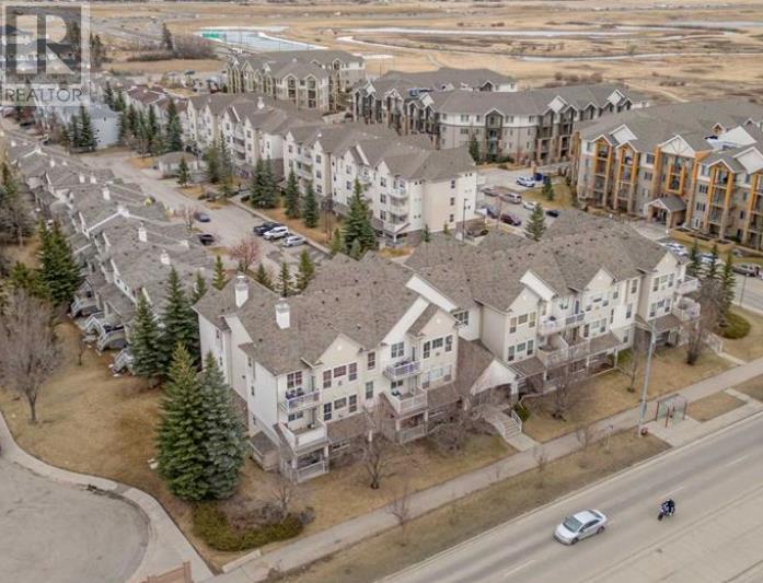 101, 1000 Applevillage Court SE, Calgary, Alberta