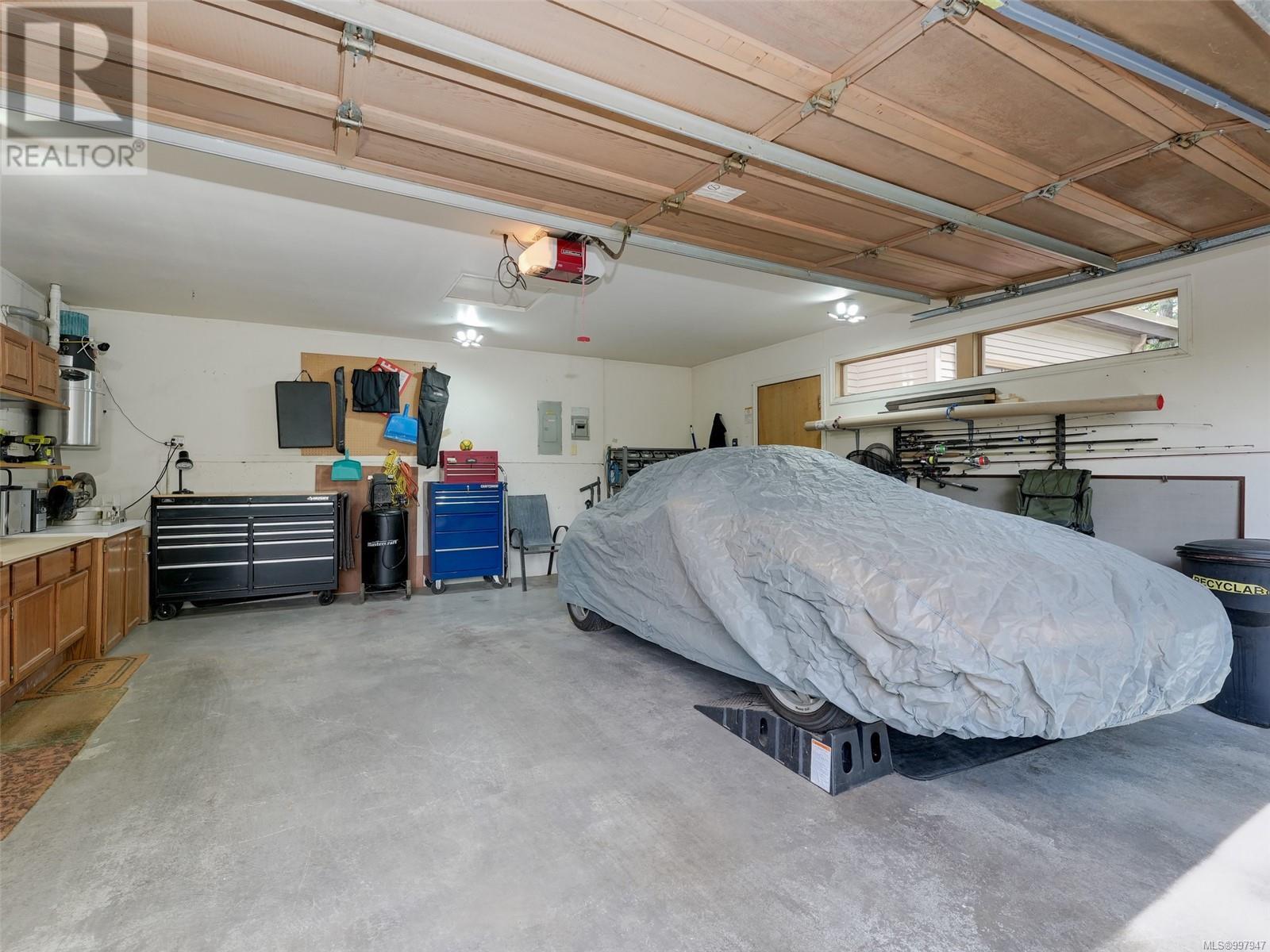 28 2353 Harbour Road, Sidney