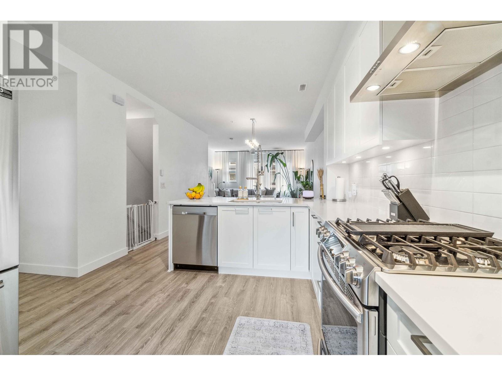 Photo 15 of 16 2145 Prairie Avenue, Port Coquitlam BC