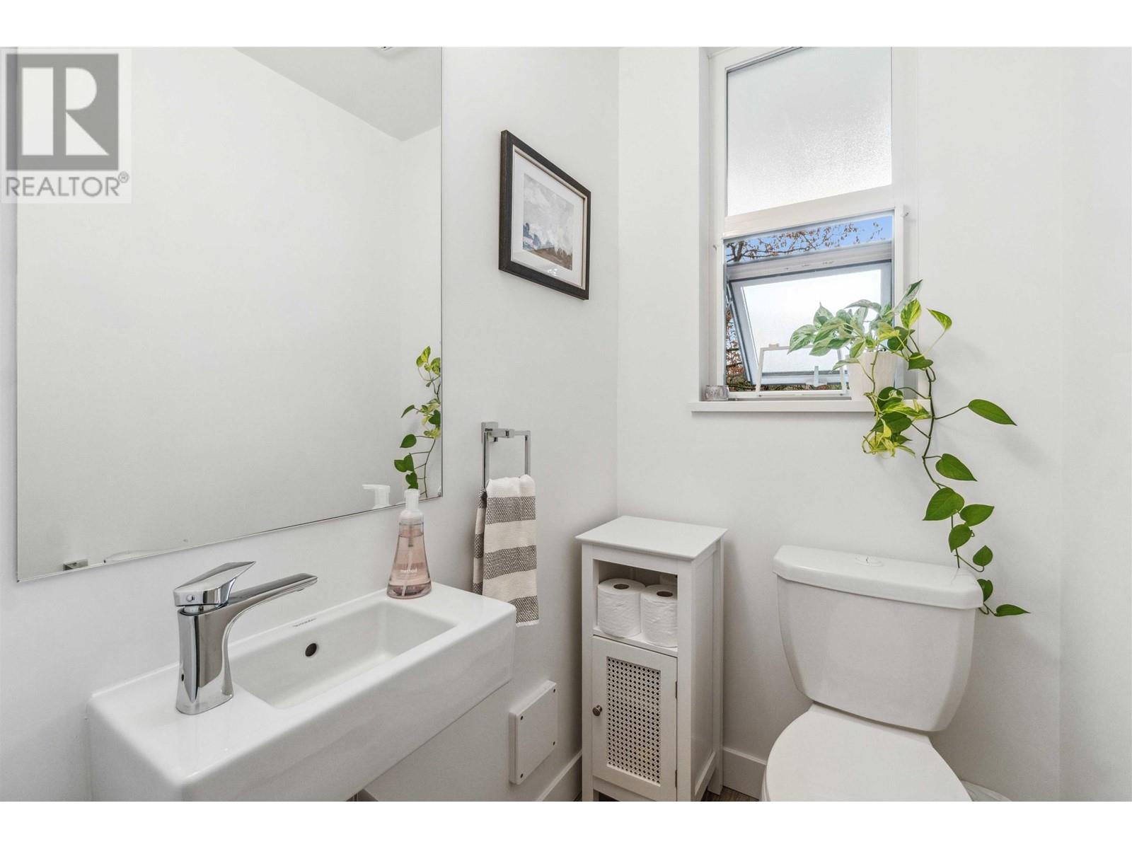 Photo 18 of 16 2145 Prairie Avenue, Port Coquitlam BC