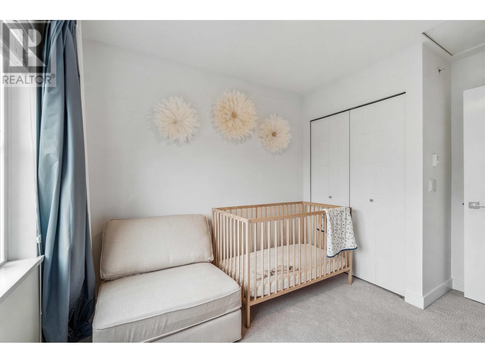 Photo 3 of 16 2145 Prairie Avenue, Port Coquitlam BC