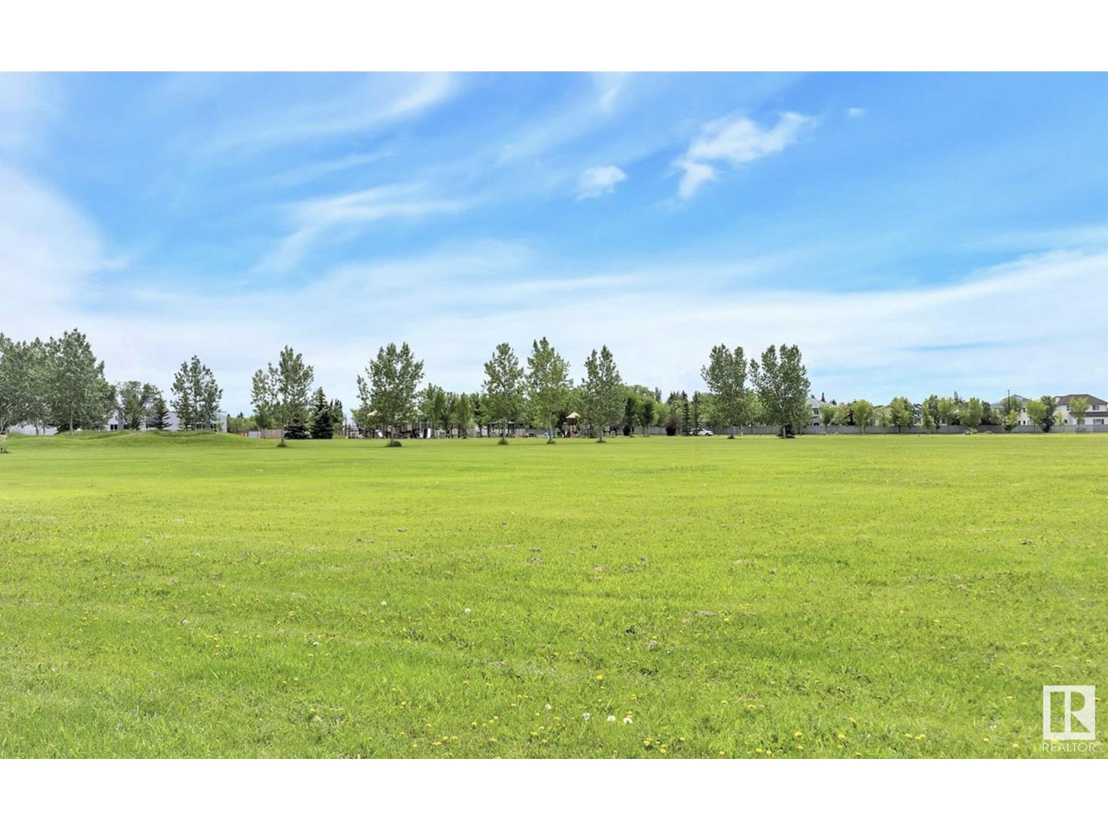Photo 5 of 10627 180 Av Nw, Edmonton AB