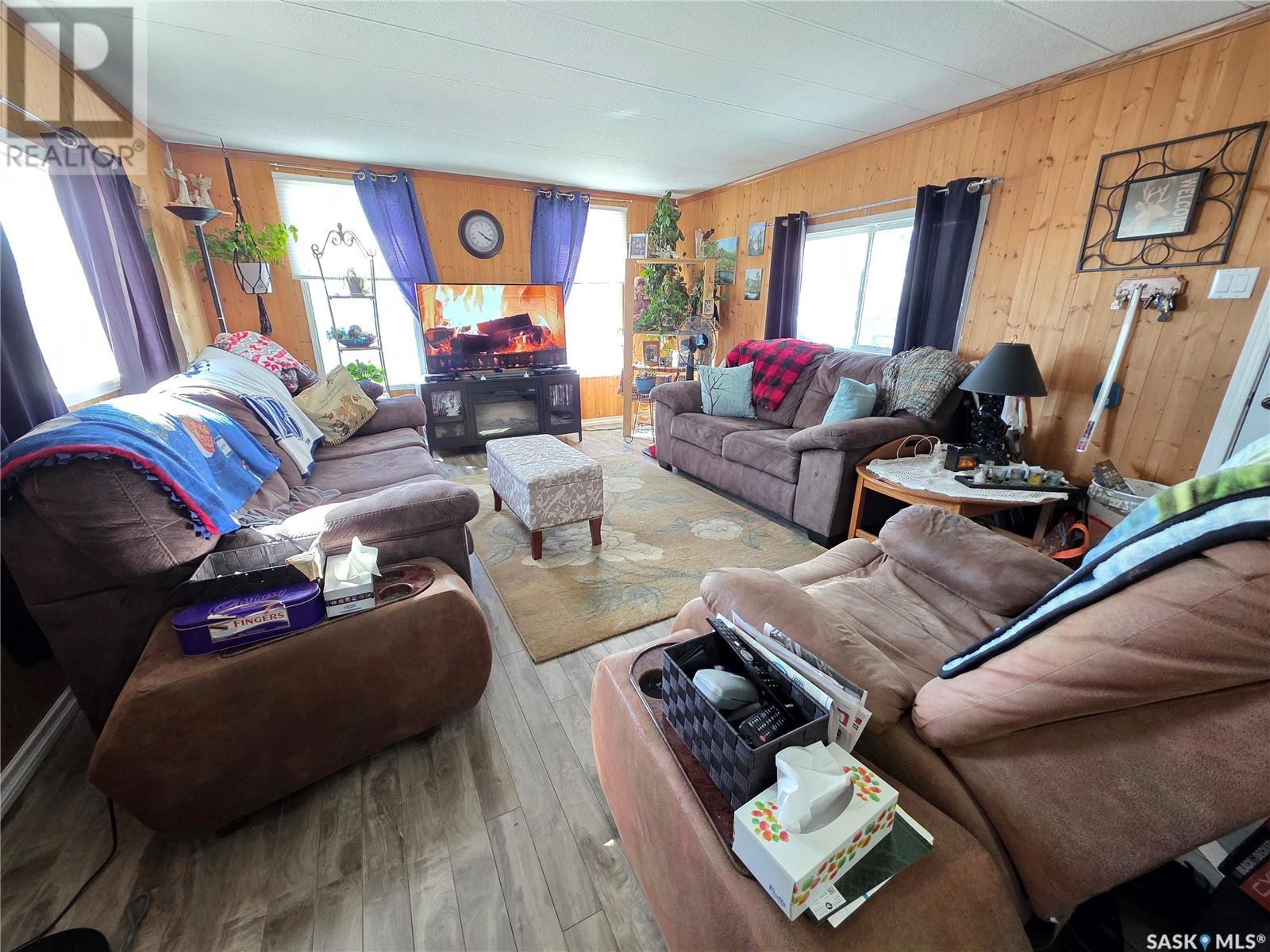 Photo 2 of 29 701 11 Th Avenue Nw, Swift Current SK