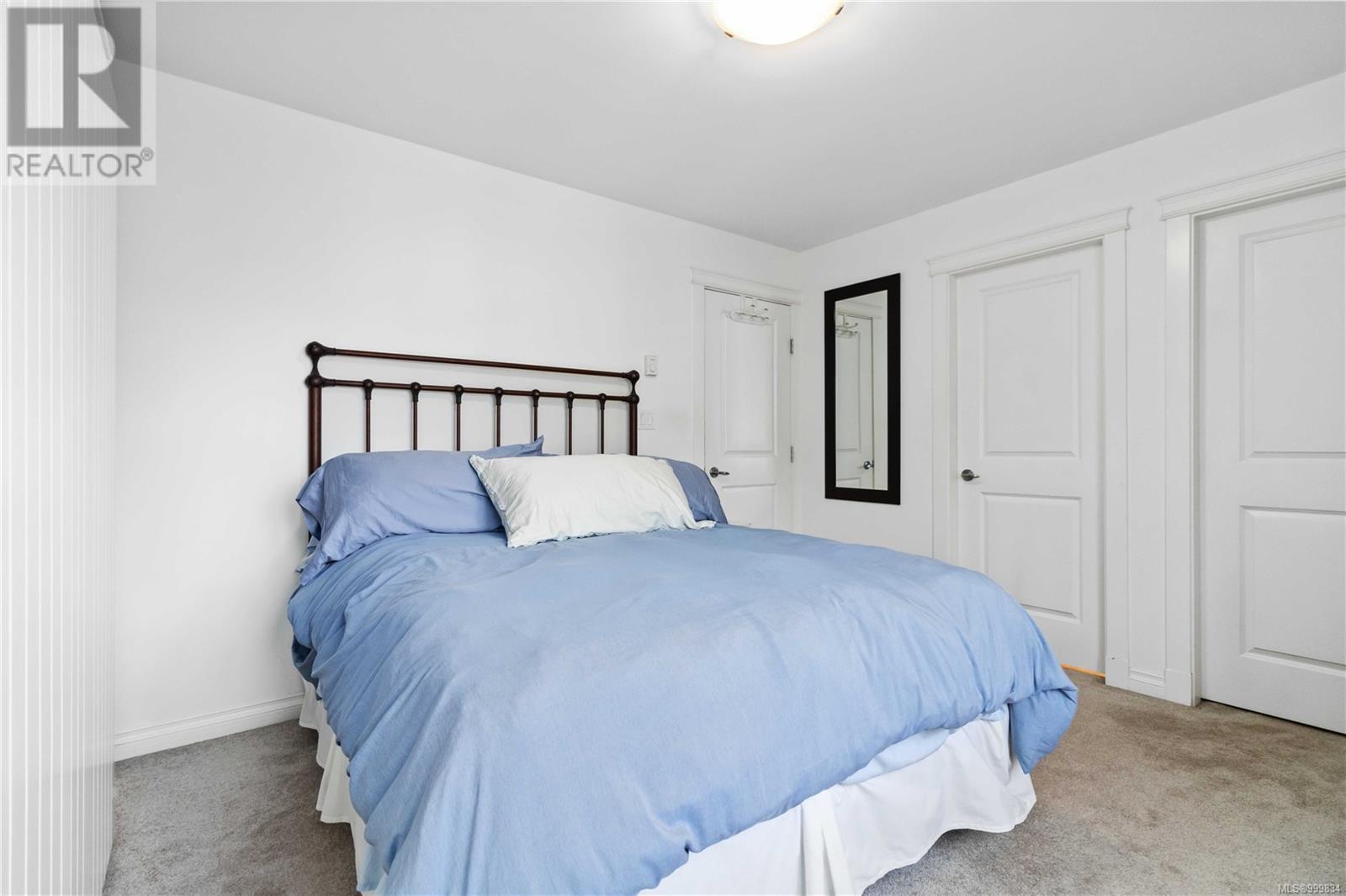1 920 Caledonia Avenue, Victoria