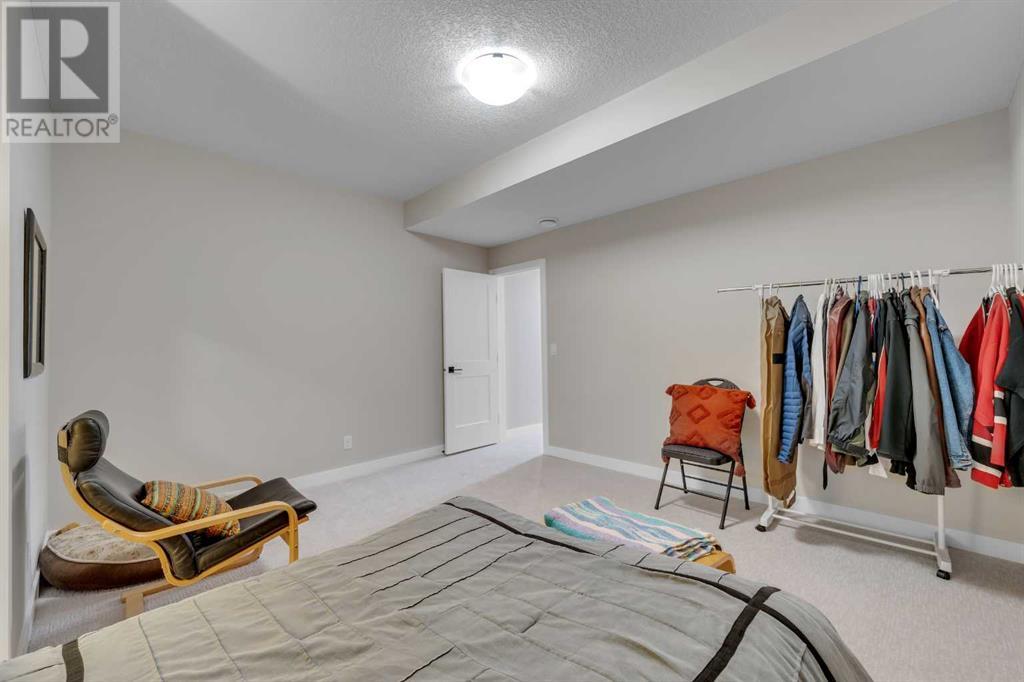 Single Family House Bungalow for Sale in  Crestridge Bay SW Crestmont Calgary 