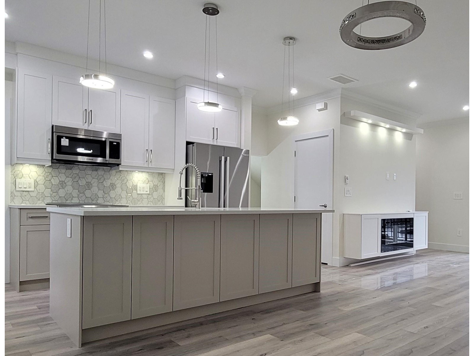 11 8181 135A STREET, Surrey