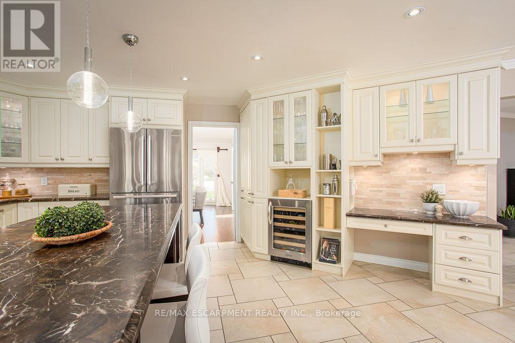 Photo 8 of 27 Blackberry Place, Hamilton ON